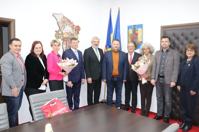 Областна администрация Русе: Регионалното развитие и инфраструктурната свързаност бяха във фокуса на среща между ръководствата на Областната администрация в Русе и Окръжния съвет в Гюргево