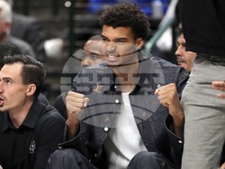 Spurs Mavericks Basketball