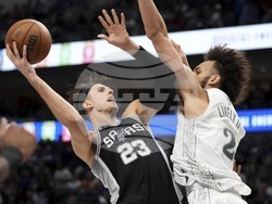 Spurs Mavericks Basketball