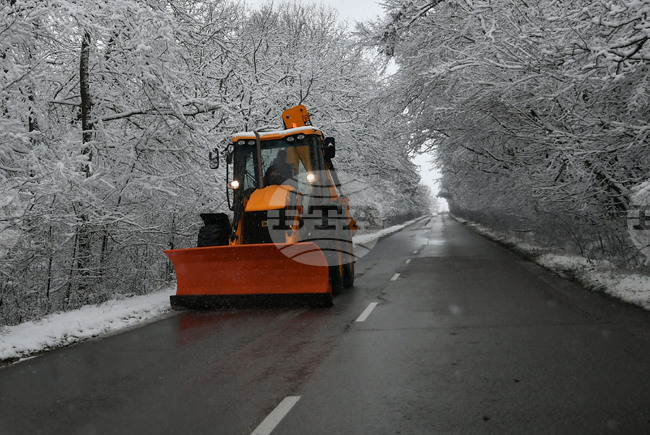 Обстановката в област Велико Търново е спокойна, няма затворени пътища, съобщиха от областната управа 