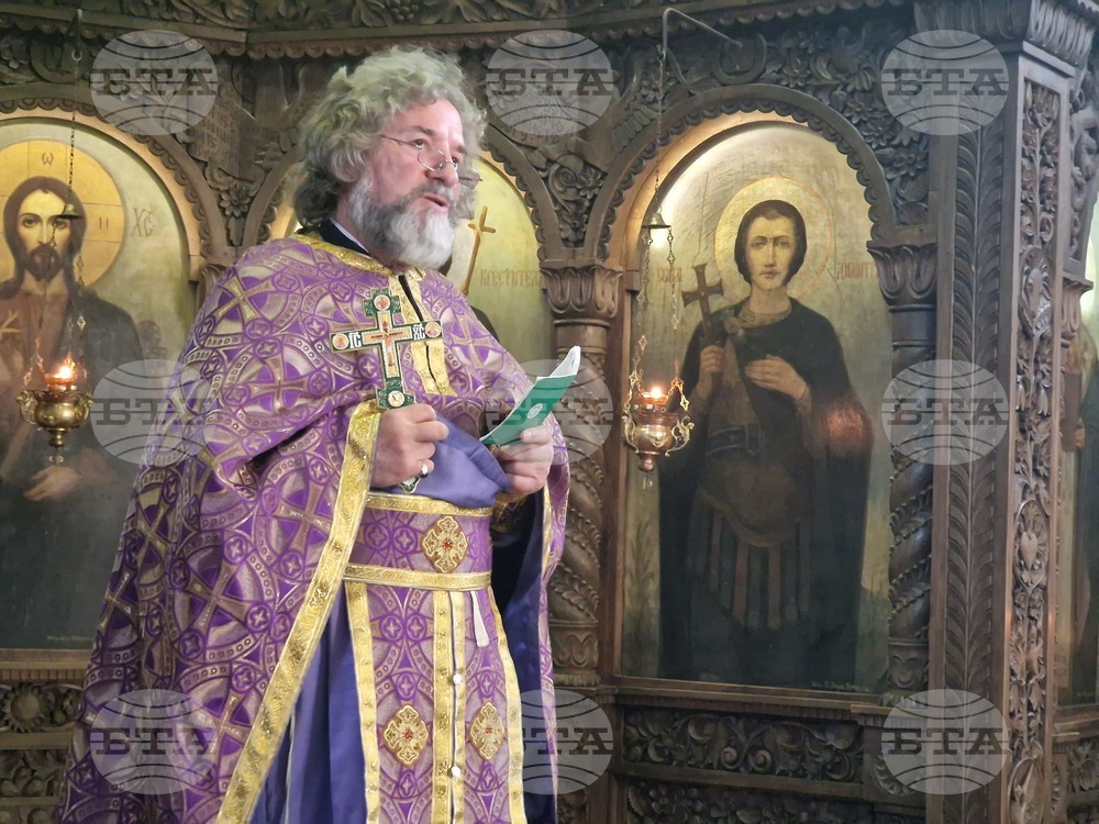 Богатството ни е дадено, за да помагаме, каза в проповедта си архиерейският наместник на Търговищка духовна околия отец Славчо Проданов