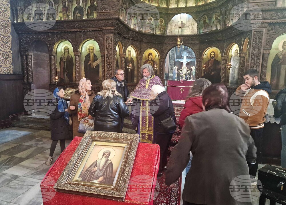 Търговище - храм „Св. Йоан Рилски“ - неделна служба