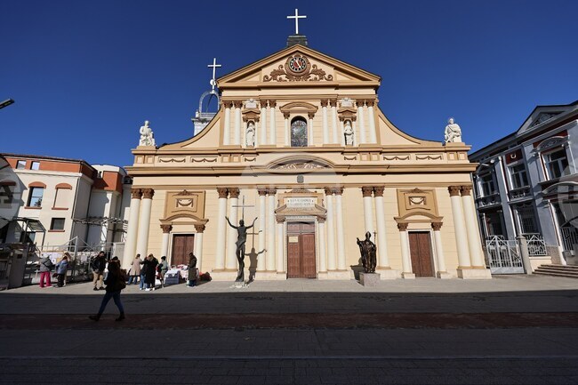 Сдружение "Каритас" отбелязва с благотворителни инициативи Световния ден на бедните
