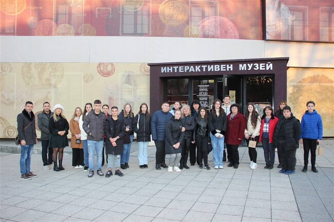 Участниците в Националното състезание по природни науки и екология посетиха древния Абритус