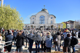 Монтана - Света литургия - патриарх Даниил