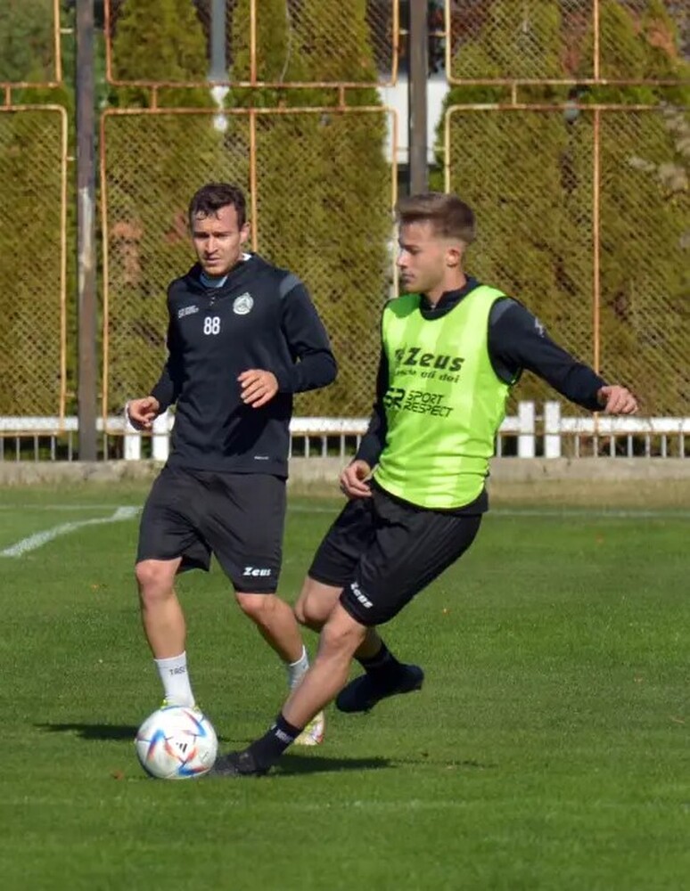 Два елитни клуба си харесаха за селекция един от най-проспериращите защитници във Втора лига през този сезон