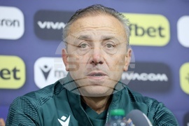 Национален стадион „Васил Левски" - национален отбор по футбол - пресконференция  - Илиан Илиев