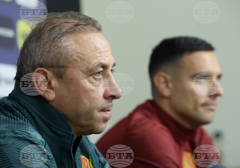 Национален стадион „Васил Левски" - национален отбор по футбол - пресконференция  - Илиан Илиев