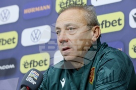 Национален стадион „Васил Левски" - национален отбор по футбол - пресконференция  - Илиан Илиев