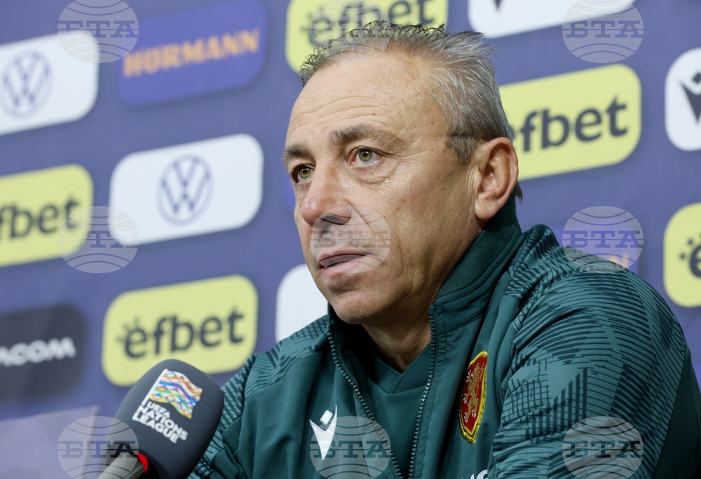 Национален стадион „Васил Левски" - национален отбор по футбол - пресконференция  - Илиан Илиев