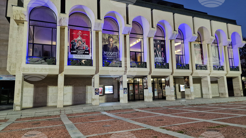 Театърът в Шумен и паметникът „Създатели на българската държава“ ще бъдат осветени в лилаво по повод Световния ден на недоносените деца 