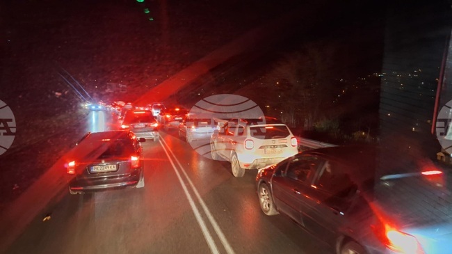 Затруднено остава движението на влизане в София през с. Владая