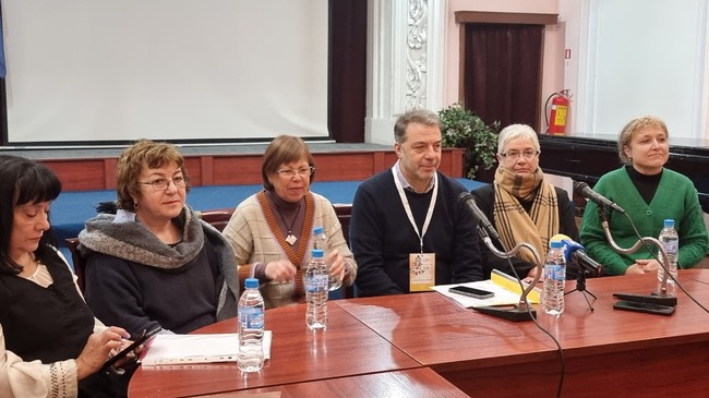 Сурвакарите от Батановци и кукери от Ямбол са големите победители в Международния фестивал "Сурва" в Перник