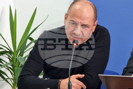 Национален пресклуб на БТА Ловеч - училище - спортната зала - проект - пресконференция