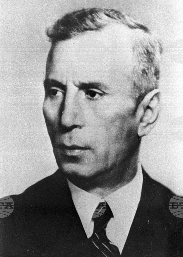 На всекиго съм услужвал и двете си ръце съм давал, казвал художникът и журналист Райко Алексиев, от чиято кончина днес се навършват 80 г.