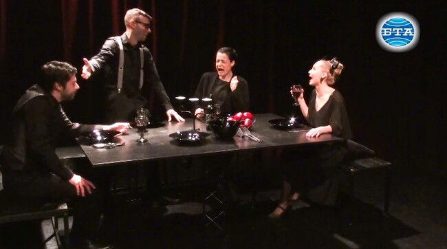 „Хленч“: Трагикомедия за свободата и правото да отстояваме личния си избор