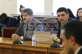 Парламент - Комисия по икономическа политика и иновации