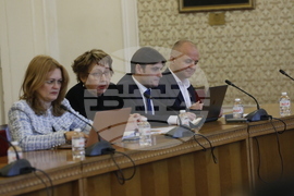 Парламент - Комисия по икономическа политика и иновации