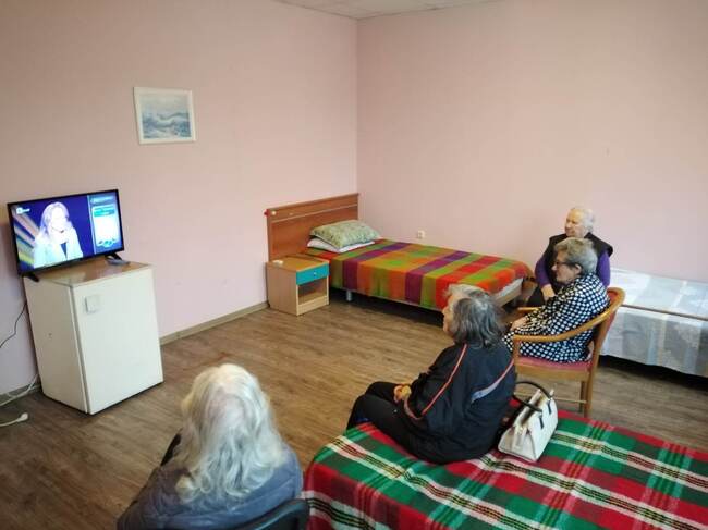 Сдружение „Алтернативи, доброволчество, развитие”: Поредно дарение от младежите на „АлДоРа”