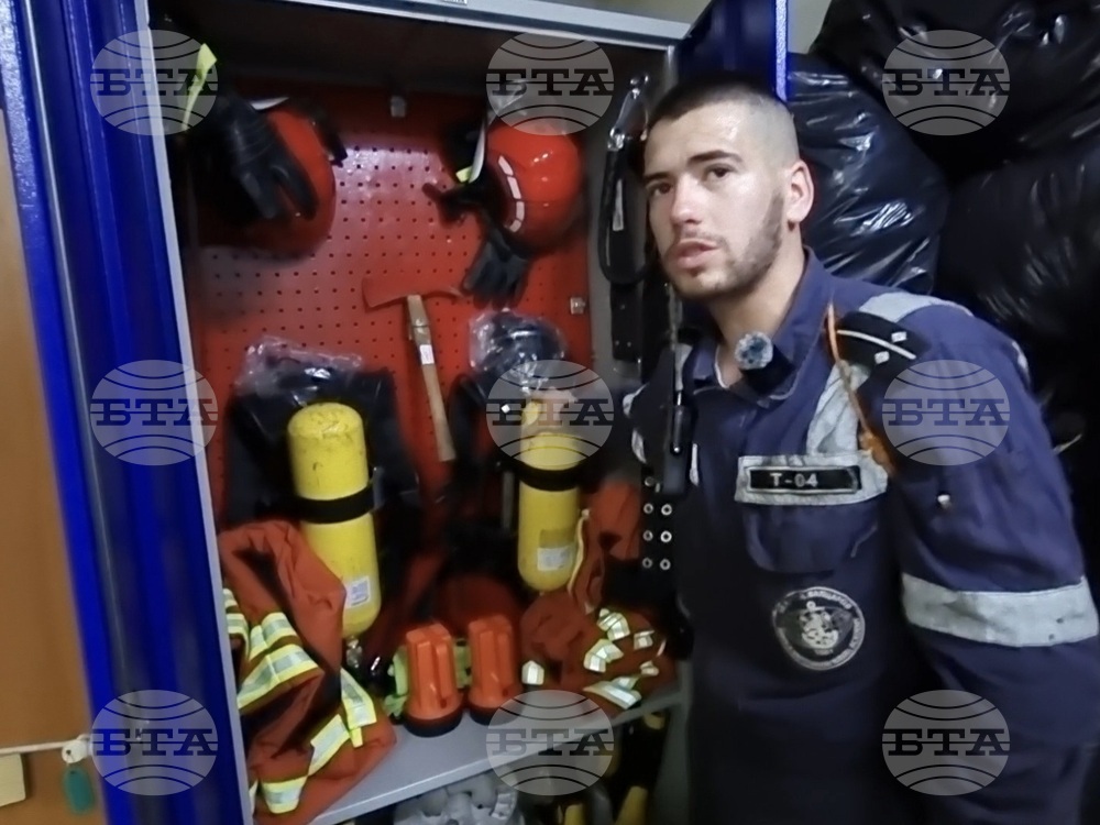 Ден 35 - тема на деня - Антарктида - Лейт. Станислав Стефанов запозна БТА с противопожарните средства на НИК 421