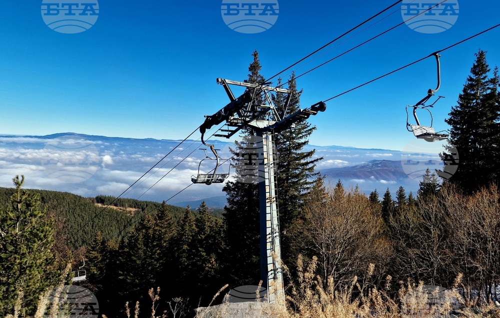 Туристите да внимават за заледявания, пропадане в снега и гръмотевични бури в планините, предупредиха от ПСС