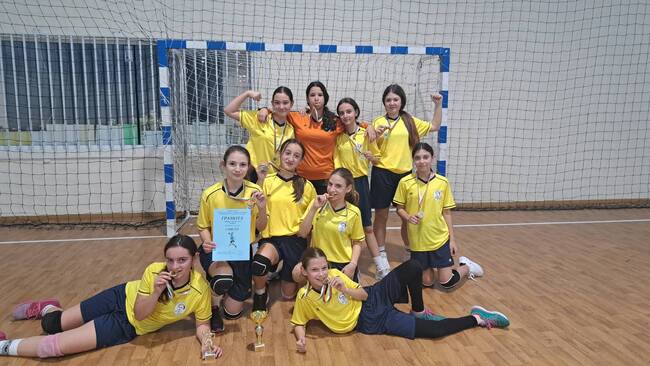 Община Шумен: Ясни са първенците от общинските ученически игри по баскетбол и хандбал