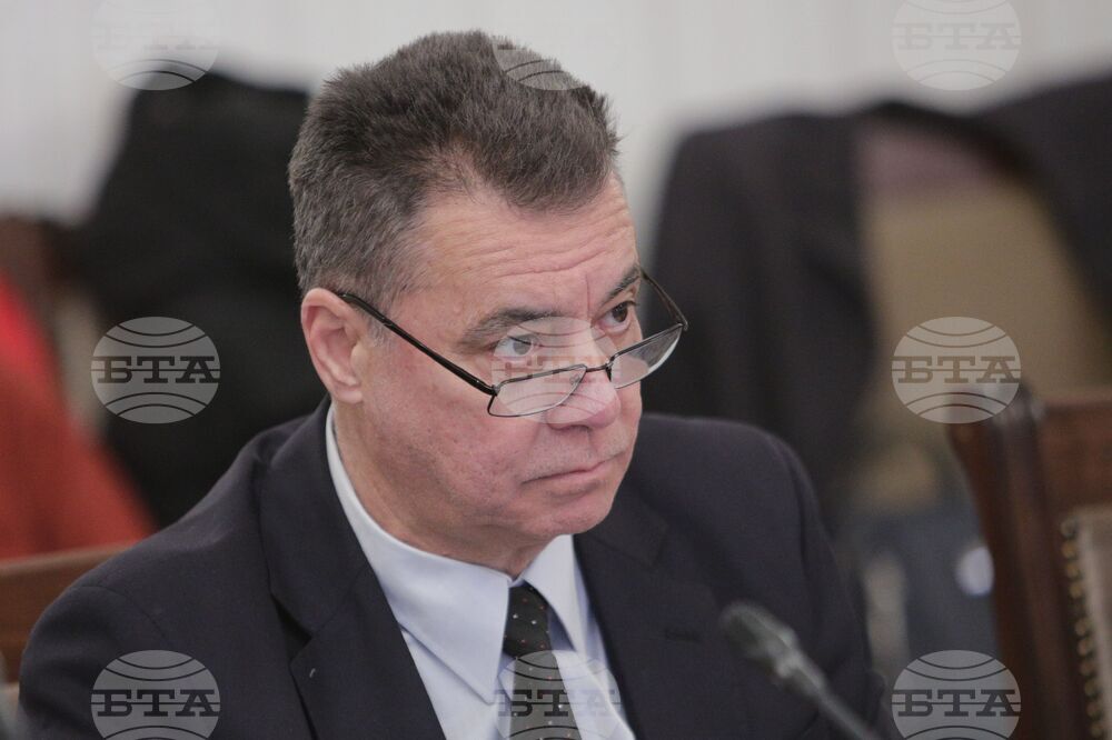 Парламент - Временната комисия за установяване на всички факти и обстоятелства относно дейността на „Нексо" - Борис Михайлов