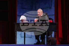 Бургас - театър - „Гнездото на гарвана” - премиера