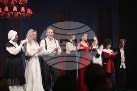 Бургас - театър - „Гнездото на гарвана” - премиера