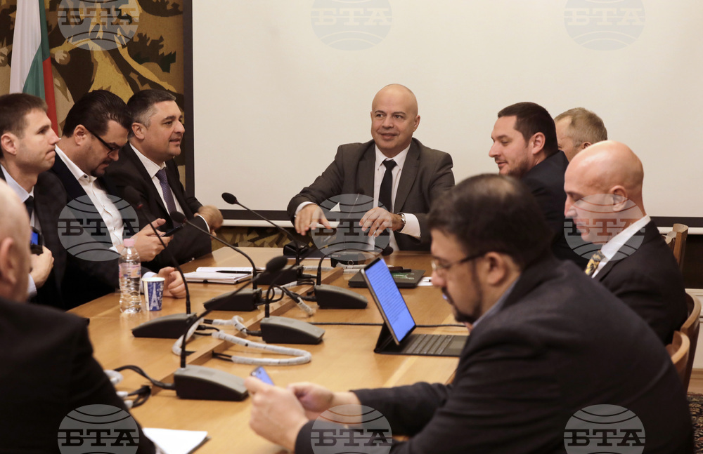 Парламент - Комисия по транспорт и съобщения