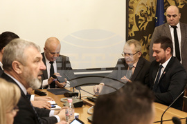 Парламент - Комисия по транспорт и съобщения