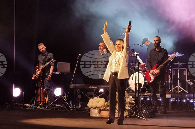 Сандански ще има честта да бъде последният град от турнето на Лили Иванова за тази година, каза мениджърът на примата 