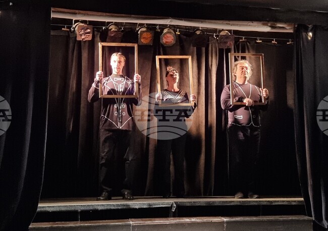 Варненският театър „Щурче“ постави спектакъл за възрастни по Антон Чехов