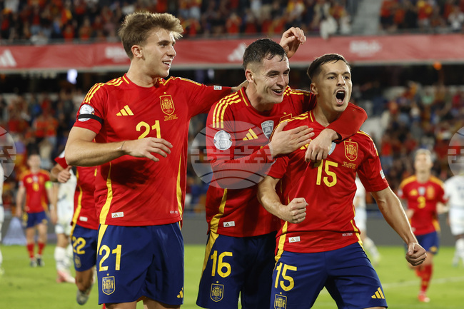 Испания стигна до труден успех на Швейцария