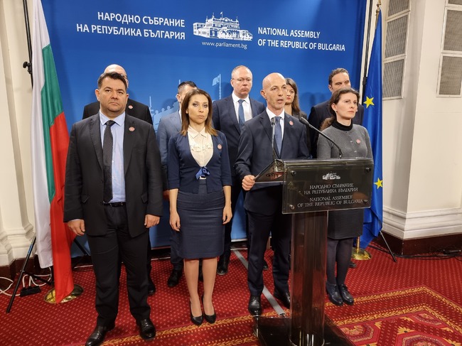 Утре промените в Закона за пътищата ще бъдат на дневен ред в пленарната зала, съобщи Коста Стоянов