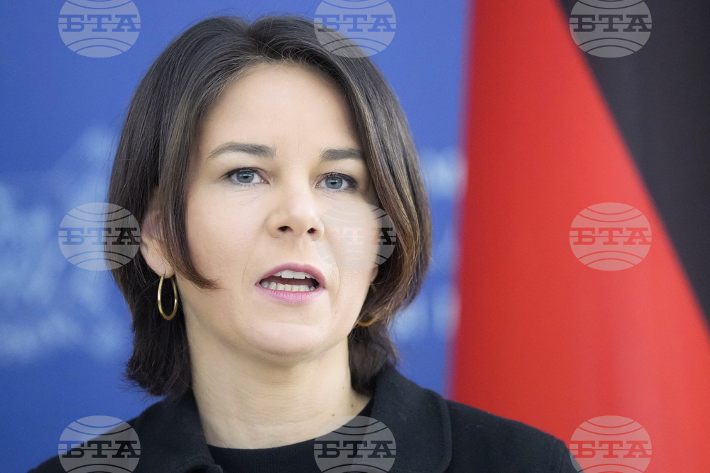 Най-популярна от германското правителство е външната министърка, показва анкета