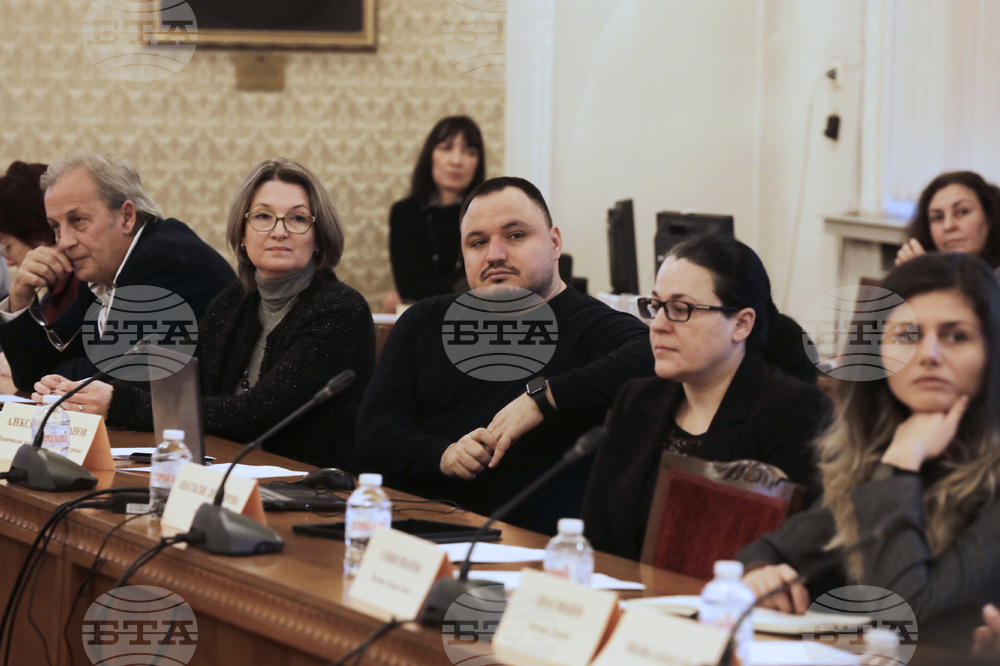 Парламент - Продължаваме Промяната - кръгла маса