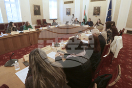 Парламент - Продължаваме Промяната - кръгла маса