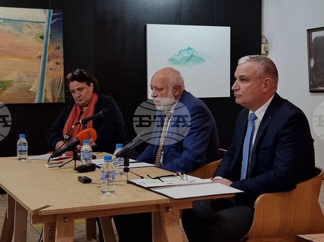 Министърът на културата се отчете пред медии