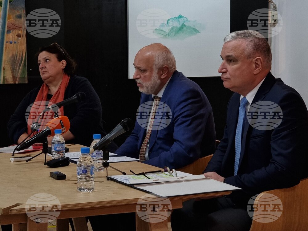 Министърът на културата се отчете пред медии