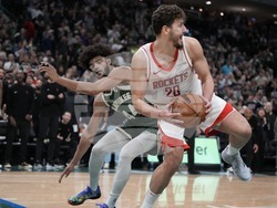 Rockets Bucks Basketball