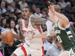 Rockets Bucks Basketball