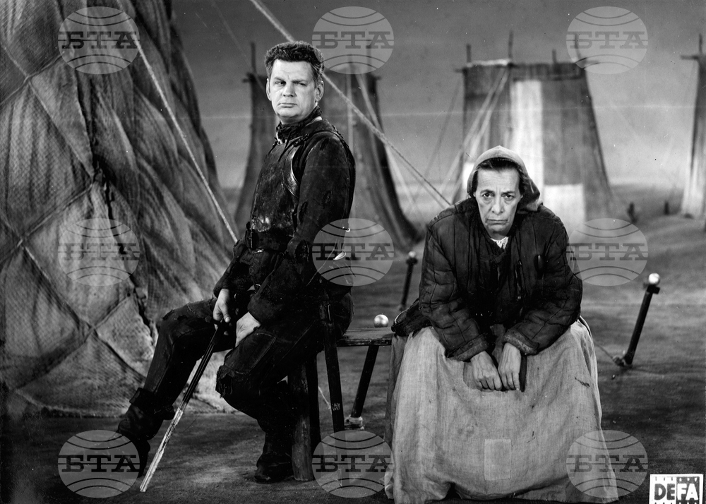 Goethe Institut Marks Bertolt Brecht’s 125th Birth Anniversary