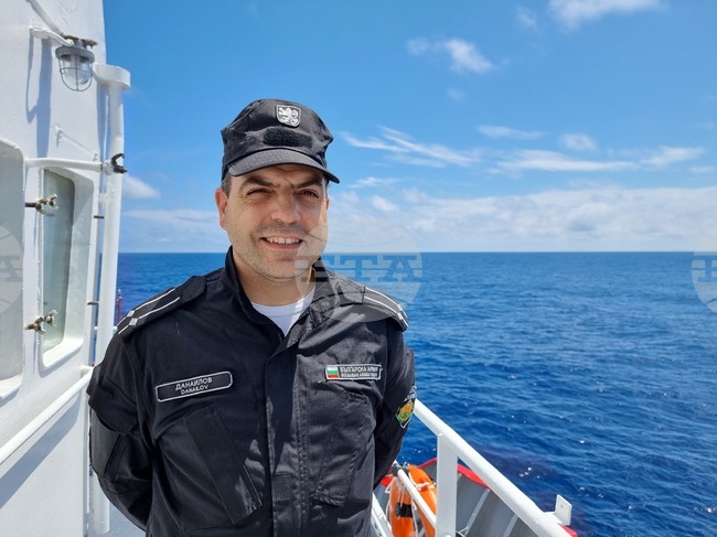 Ден 36 - Антарктида - Св. св. Кирил и Методий - к-н Николай Данаилов