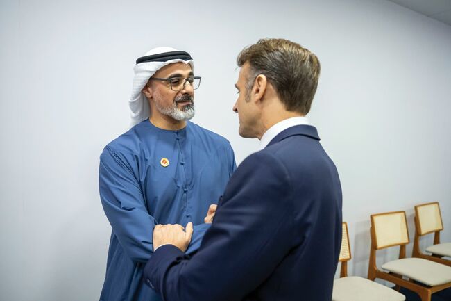УАМ: Престолонаследникът на Абу Даби разговаря с френския президент в кулоарите на срещата на върха на Г-20 в Бразилия