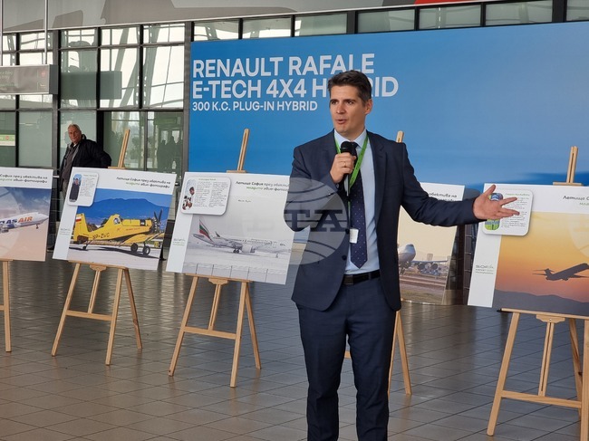 Летище София - изложба - авиофотографи