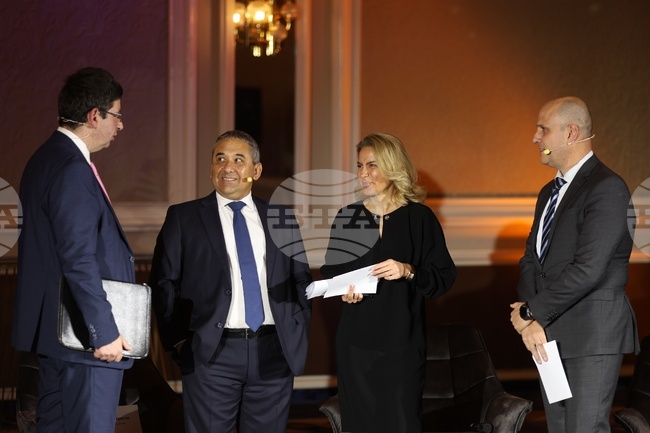 Конференция - „Финанси: Уравнения и решения”