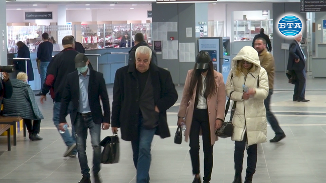 Съдът разпита майката на Симона Радева, обвинена в укривателство на Георги Семерджиев