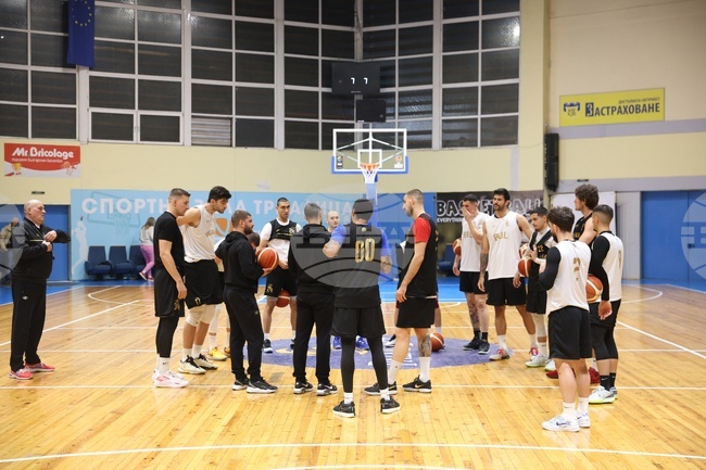 Националният тим на България по баскетбол за мъже загуби гостуването си на Черна гора в евроквалификациите