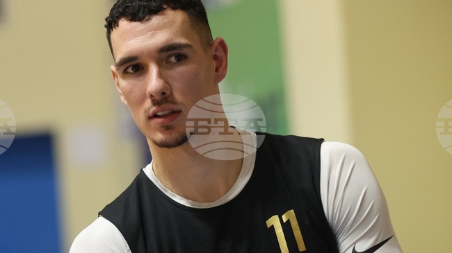 Баскетболният национал Йордан Минчев и неговият германски тим Кемниц загубиха от Будучност в турнира Еврокъп